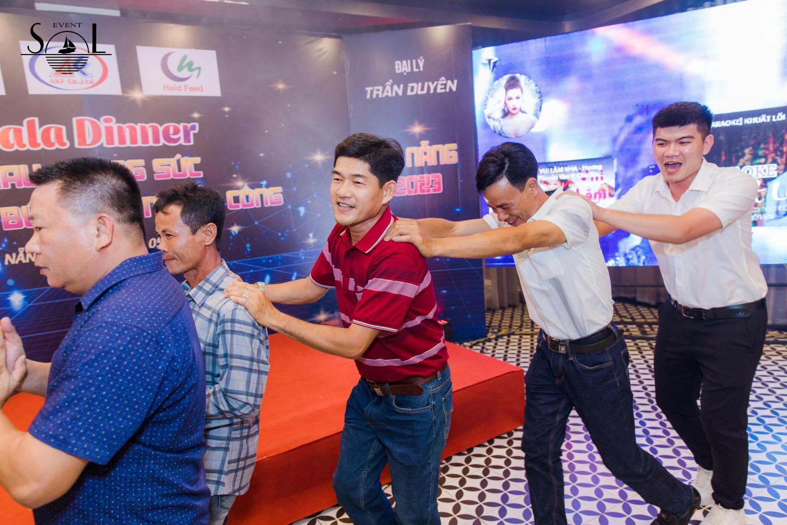 Top 10 Trò Chơi Gala Dinner Hay Giúp Khuấy Động Không Khí Sự Kiện Doanh Nghiệp