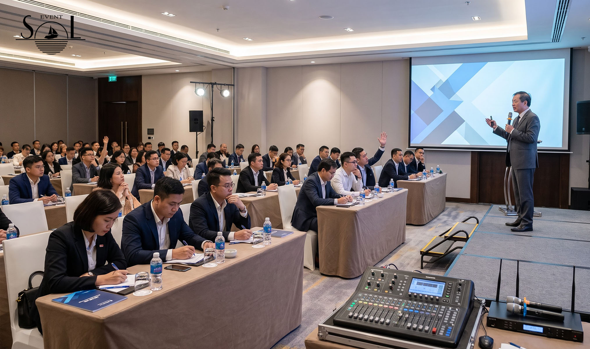 Quy trình cơ bản tổ chức hội nghị doanh nghiệp | SOL Event